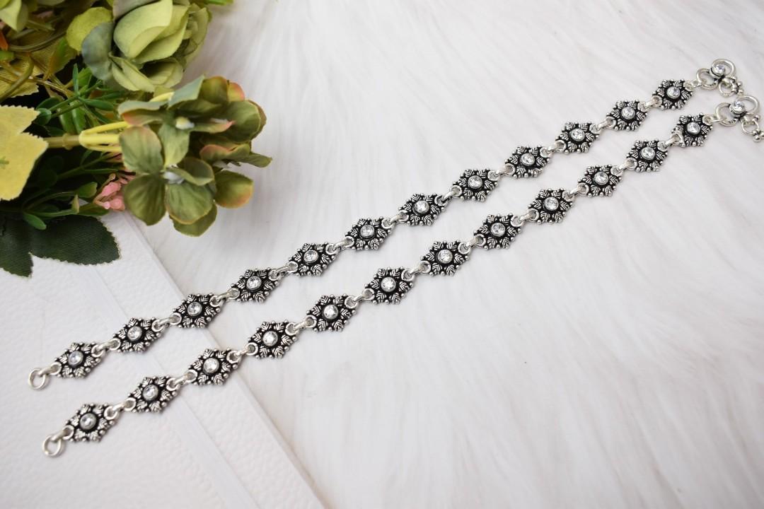 Tikdi Sequance Cutstone Silver Anklets - Shop premium silver designer anklets in affordable price, stylish anklets for women, affordable silver jewellery.