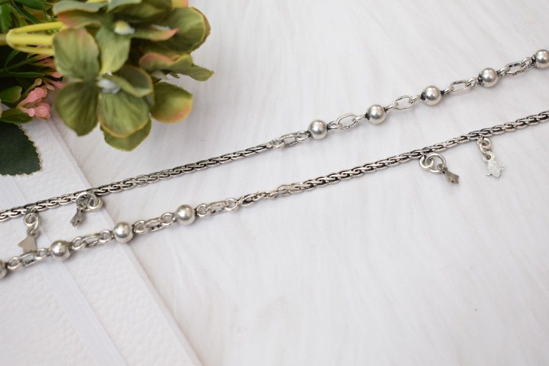 Impressive Chain and Charms Silver Anklets - Shop premium silver designer anklets in affordable price, stylish anklets for women.
