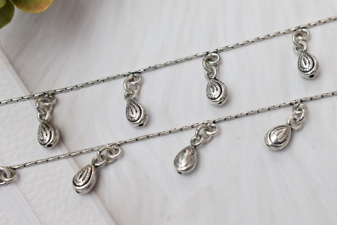 Classic Chitai Beads Drop Silver Anklets - Shop premium silver designer anklets in affordable price, elegant anklets designs for women.