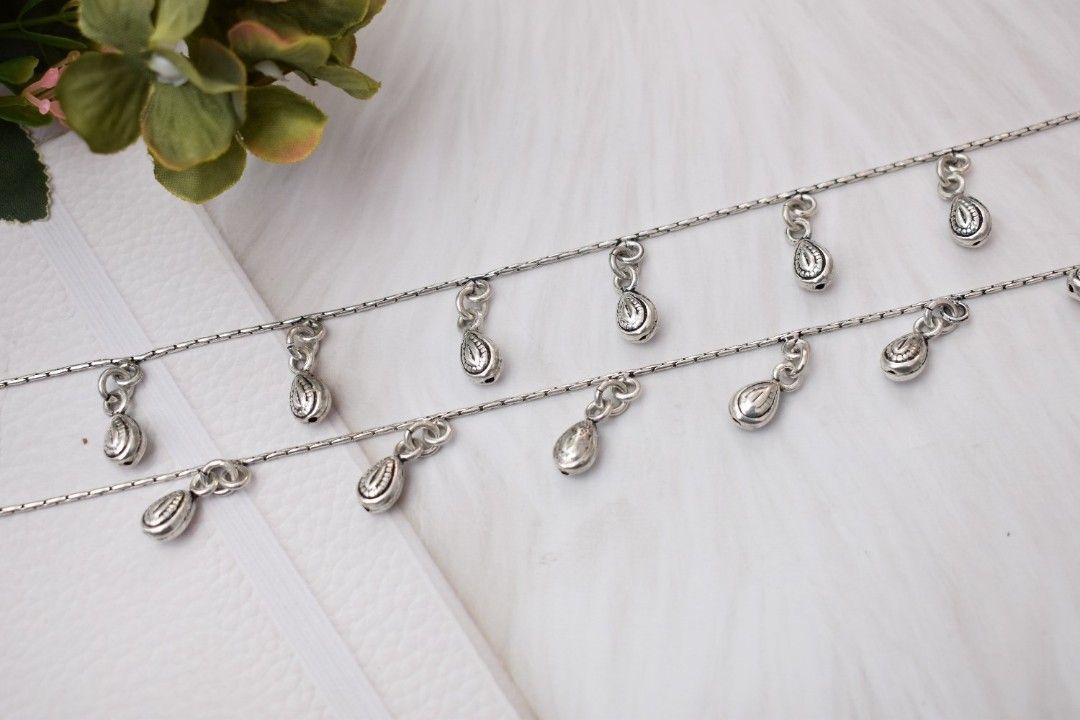 Classic Chitai Beads Drop Silver Anklets - Shop premium silver designer anklets in affordable price, elegant anklets designs for women.