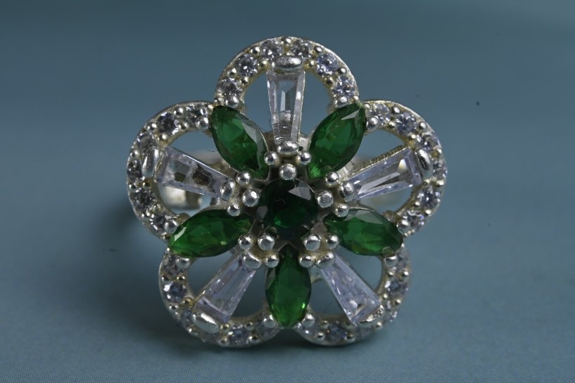 shop premium designer pure silver scintillating-white-and-green-cz-stone-rotating-silver-ring for women - Affordable silver jewellery - Chaitanya Emporium